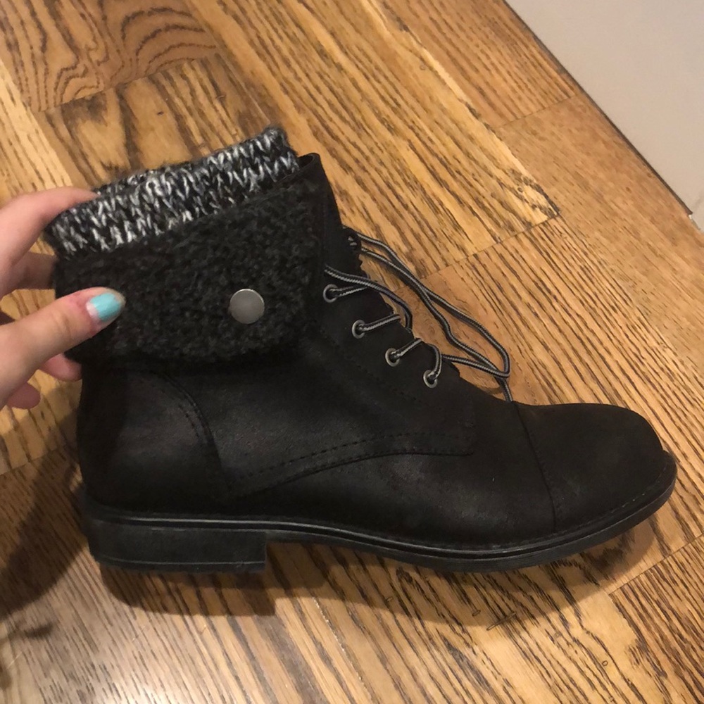 Winter combat boots